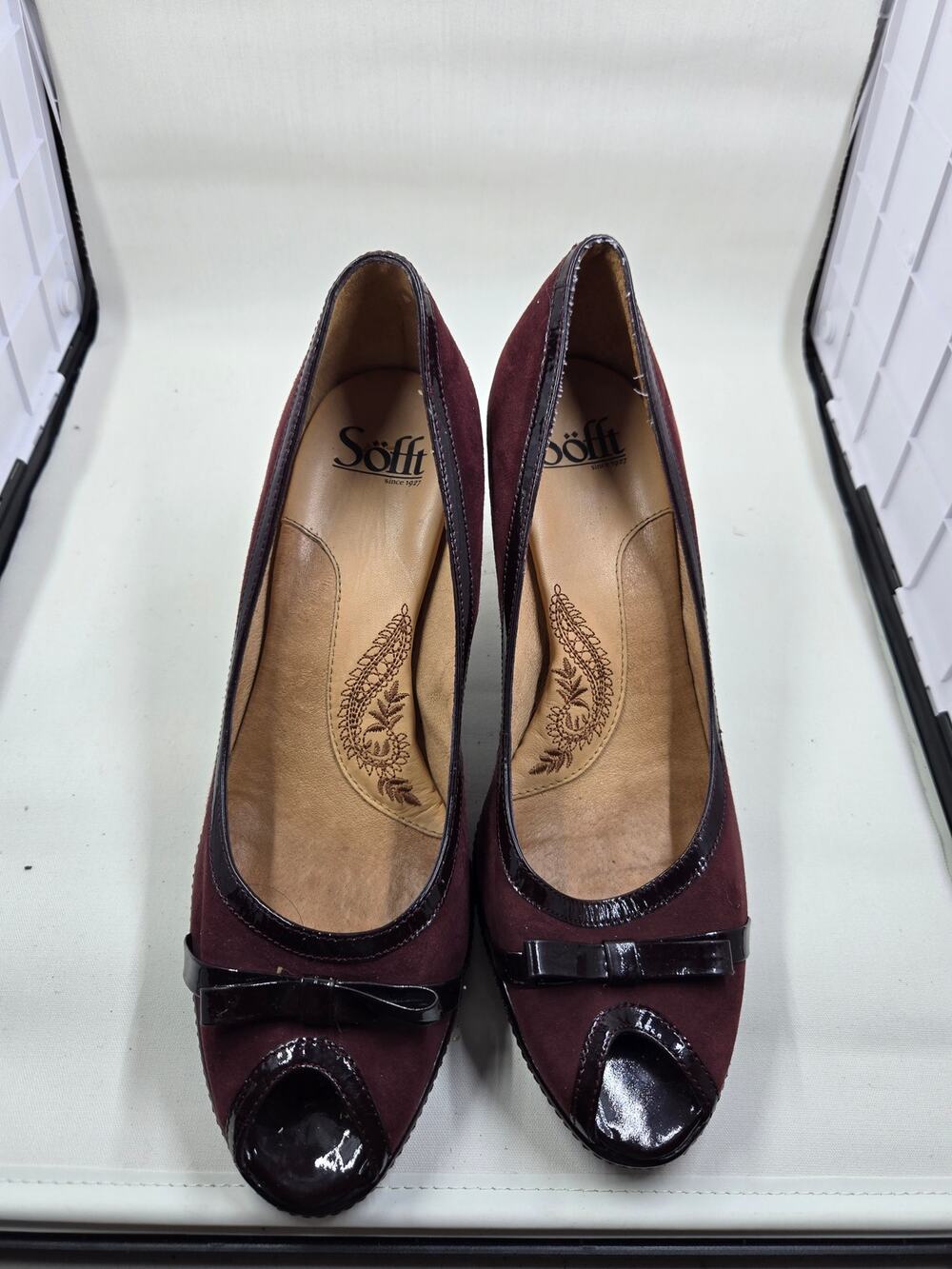 Söfft Gayle Burgundy Suede Peep Toe Pumps Accent Bow Patent Leather Trim 8M